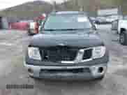 2005 Nissan Frontier SE z VIN 1N6AD07W05C445098, wystawiony jako IAAI lot #41941048 z przebiegiem 276 234 mil mil oraz . Historia ofert i sprzedaży dostępna na DreamBid. Obrazek 6.