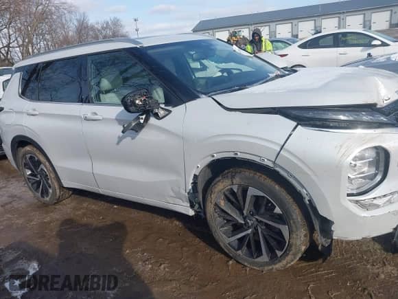 2023 Mitsubishi Outlander SEL with VIN JA4J4VA83PZ037828, listed as a IAAI auction lot 41615088 with 14,053 mi miles and . Bid and sale history available at DreamBid. Image 13.
