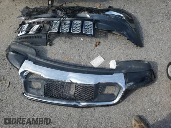 2017 Jeep Grand Cherokee Overland with VIN 1C4RJFCG4HC624457, listed as a Copart auction lot 60759955 with 130,595 mi miles and Salvage title. Bid and sale history available at DreamBid. Image 13.