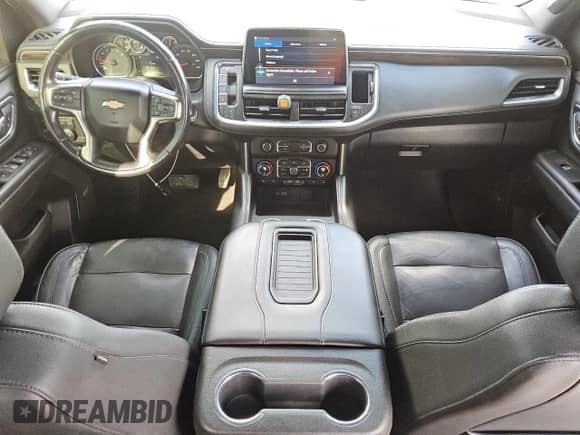 2021 Chevrolet Suburban LT with VIN 1GNSKCKD5MR215807, listed as a Copart auction lot 84585715 with 135,611 mi miles and Clean title. Bid and sale history available at DreamBid. Image 8.