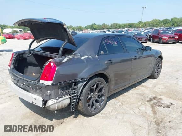 2020 Chrysler 300 Touring L с VIN 2C3CCAAGXLH158842, выставлен на аукционе IAAI как лот 42960426 с пробегом 19 761 миль миль и . История ставок и продаж доступна на DreamBid. Изображение 4.