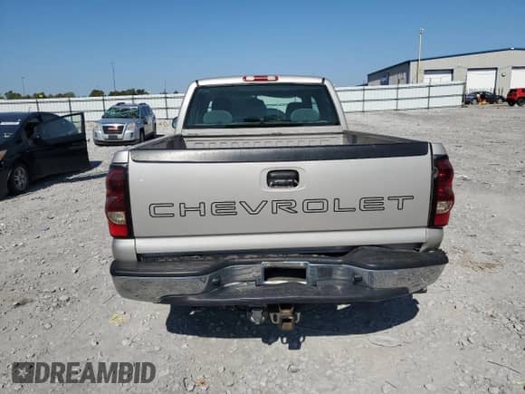 2004 Chevrolet Silverado 1500 LS with VIN 1GCEC19T04Z315916, listed as a Copart auction lot 83952335 with Not provided miles and Salvage title. Bid and sale history available at DreamBid. Image 6.