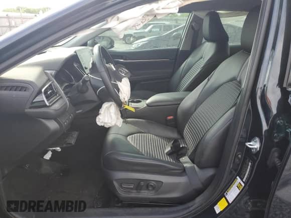 2021 Toyota Camry SE Nightshade z VIN 4T1G11AK9MU461743, wystawiony jako Copart lot #57166955 z przebiegiem 42 624 mil mil oraz Szkoda całkowita • Salvage title. Historia ofert i sprzedaży dostępna na DreamBid. Obrazek 7.