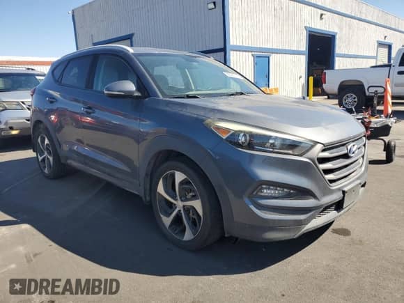 2016 Hyundai Tucson Limited z VIN KM8J33A23GU250571, wystawiony jako Copart lot #82067015 z przebiegiem 79 981 mil mil oraz Czysty tytuł • Clean title. Historia ofert i sprzedaży dostępna na DreamBid. Obrazek 4.
