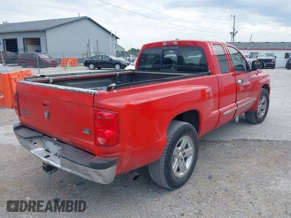 2008 Dodge Dakota with VIN 1D7HE52N58S554411, listed as a IAAI auction lot 42913571 with 205,526 mi miles and . Bid and sale history available at DreamBid. Image 4.