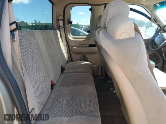 2002 Ford F-150 XL с VIN 2FTRX07W92CA22300, выставлен на аукционе Copart как лот 82280605 с пробегом Не указан миль и Чистый • Clean title. История ставок и продаж доступна на DreamBid. Изображение 10.