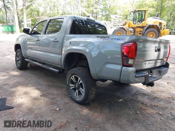 2019 Toyota Tacoma SR5 z VIN 3TMAZ5CN1KM113843, wystawiony jako IAAI lot #42716836 z przebiegiem 43 164 mil mil oraz . Historia ofert i sprzedaży dostępna na DreamBid. Obrazek 3.