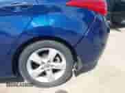 2013 Hyundai Elantra GLS z VIN KMHDH4AE3DU873926, wystawiony jako IAAI lot #43389448 z przebiegiem 116 156 mil mil oraz . Historia ofert i sprzedaży dostępna na DreamBid. Obrazek 12.