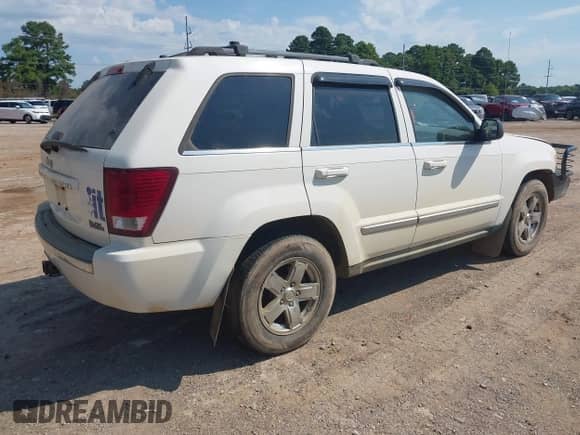 2007 Jeep Grand Cherokee Limited с VIN 1J8HR58M57C692982, выставлен на аукционе IAAI как лот 43137926 с пробегом 287 446 миль миль и . История ставок и продаж доступна на DreamBid. Изображение 4.