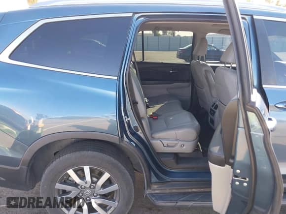 2019 Honda Pilot EX-L z VIN 5FNYF6H56KB044125, wystawiony jako IAAI lot #43115309 z przebiegiem 64 721 mil mil oraz . Historia ofert i sprzedaży dostępna na DreamBid. Obrazek 8.