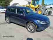 2014 Volkswagen Tiguan S с VIN WVGBV3AX6EW527371, выставлен на аукционе IAAI как лот 43403211 с пробегом 201 586 миль миль и . История ставок и продаж доступна на DreamBid. Изображение 1.