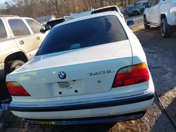 1996 BMW 7 Series 740iL z VIN WBAGJ8325TDL36633, wystawiony jako IAAI lot #41299652 z przebiegiem 166 420 mil mil oraz . Historia ofert i sprzedaży dostępna na DreamBid. Obrazek 16.