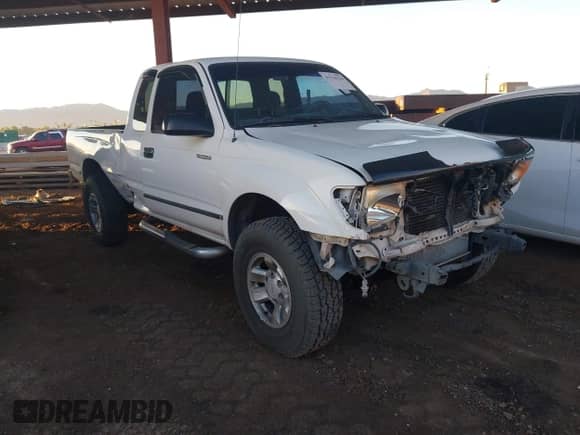 2000 Toyota Tacoma PreRunner with VIN 4TASN92N9YZ607847, listed as a IAAI auction lot 43336214 with 289,752 mi miles and . Bid and sale history available at DreamBid. Image 1.