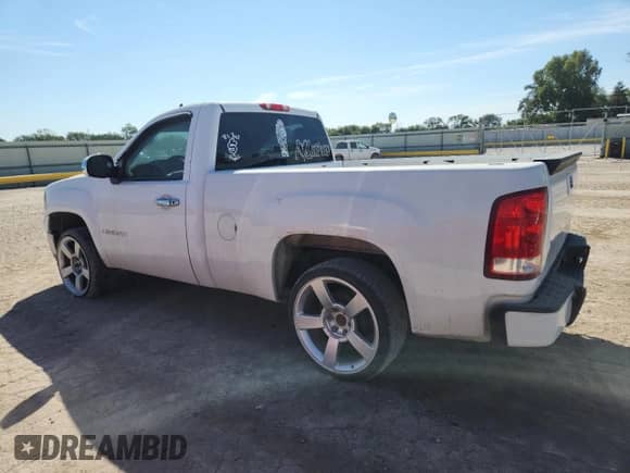 2007 GMC Sierra 1500 SLE1 with VIN 1GTEC14CX7Z641377, listed as a Copart auction lot 81898515 with Not provided miles and Salvage title. Bid and sale history available at DreamBid. Image 2.