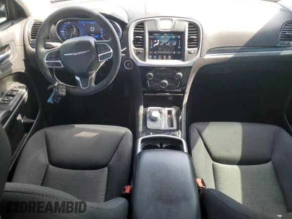 2023 Chrysler 300 Touring z VIN 2C3CCAAG3PH573183, wystawiony jako Copart lot #81241335 z przebiegiem 23 604 mil mil oraz Szkoda całkowita • Salvage title. Historia ofert i sprzedaży dostępna na DreamBid. Obrazek 8.