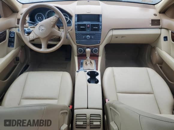 2008 Mercedes-Benz C 300 Sport с VIN WDDGF81X18F100677, выставлен на аукционе Copart как лот 82078025 с пробегом Не указан миль и Списание • Salvage title. История ставок и продаж доступна на DreamBid. Изображение 8.