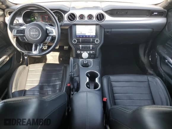 2020 Ford Mustang Bullitt z VIN 1FA6P8K08L5580189, wystawiony jako Copart lot #47220525 z przebiegiem 35 075 mil mil oraz Szkoda całkowita • Salvage title. Historia ofert i sprzedaży dostępna na DreamBid. Obrazek 8.