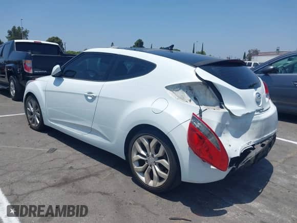 2012 Hyundai Veloster w/Black Int с VIN KMHTC6AD5CU056209, выставлен на аукционе IAAI как лот 42565571 с пробегом 137 908 миль миль и . История ставок и продаж доступна на DreamBid. Изображение 3.