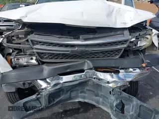 2005 Chevrolet Silverado 2500HD Work Truck with VIN 1GBHC24U55E306015, listed as a IAAI auction lot 43353745 with 107,546 mi miles and . Bid and sale history available at DreamBid. Image 6.