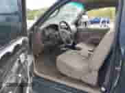 2004 Toyota Tacoma PreRunner z VIN 5TENM92N64Z381902, wystawiony jako IAAI lot #43376084 z przebiegiem 205 372 mil mil oraz . Historia ofert i sprzedaży dostępna na DreamBid. Obrazek 5.