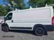 2023 Ram ProMaster Cargo z VIN 3C6LRVVG7PE559138, wystawiony jako IAAI lot #42331456 z przebiegiem 55 786 mil mil oraz . Historia ofert i sprzedaży dostępna na DreamBid. Obrazek 14.