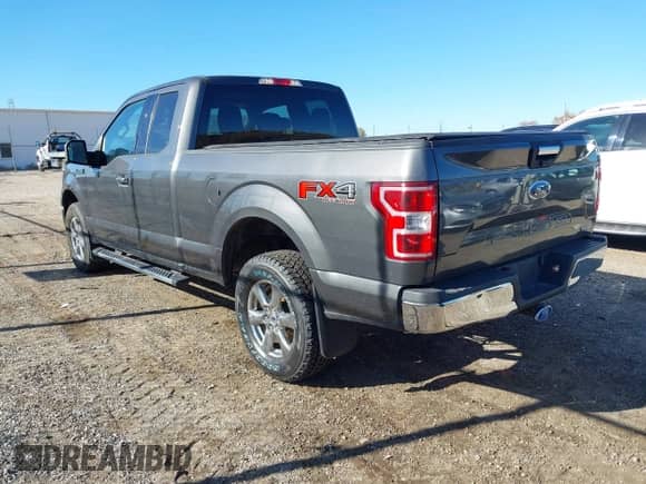 2018 Ford F-150 XL z VIN 1FTFX1EG8JKF78371, wystawiony jako IAAI lot #43545584 z przebiegiem 164 505 mil mil oraz . Historia ofert i sprzedaży dostępna na DreamBid. Obrazek 3.