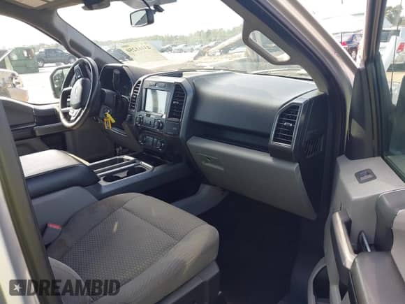 2017 Ford F-150 XL z VIN 1FTEW1CP8HKD38782, wystawiony jako IAAI lot #43161250 z przebiegiem 148 289 mil mil oraz . Historia ofert i sprzedaży dostępna na DreamBid. Obrazek 5.