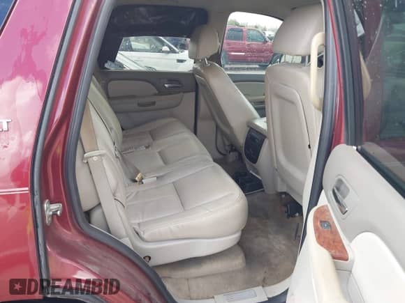 2008 Chevrolet Tahoe LTZ с VIN 1GNFC130X8J111137, выставлен на аукционе IAAI как лот 43390456 с пробегом 219 149 миль миль и . История ставок и продаж доступна на DreamBid. Изображение 8.