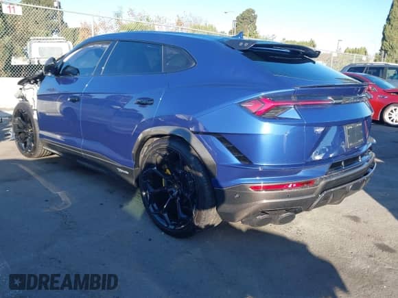 2024 Lamborghini Urus Performante with VIN ZPBUC3ZL3RLA30847, listed as a IAAI auction lot 40935032 with Not provided miles and . Bid and sale history available at DreamBid. Image 3.
