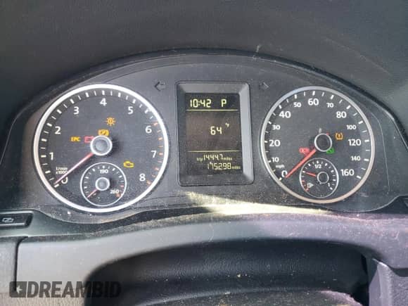 2011 Volkswagen Tiguan SE z VIN WVGAV7AX5BW535864, wystawiony jako Copart lot #49788565 z przebiegiem 175 298 mil mil oraz Czysty tytuł • Clean title. Historia ofert i sprzedaży dostępna na DreamBid. Obrazek 9.