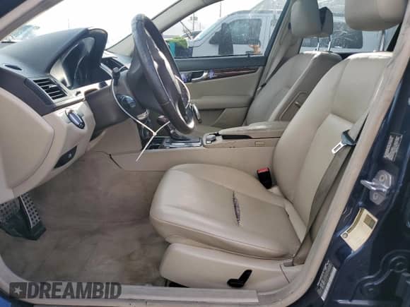 2010 Mercedes-Benz C 300 Sport z VIN WDDGF5EB7AR098225, wystawiony jako Copart lot #84482665 z przebiegiem 169 710 mil mil oraz Szkoda całkowita • Salvage title. Historia ofert i sprzedaży dostępna na DreamBid. Obrazek 7.