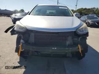 2017 Hyundai Santa Fe 2.4L z VIN 5XYZT3LB9HG434338, wystawiony jako Copart lot #84279535 z przebiegiem 148 177 mil mil oraz Szkoda całkowita • Salvage title. Historia ofert i sprzedaży dostępna na DreamBid. Obrazek 5.