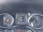 2019 Jeep Compass Altitude z VIN 3C4NJCBB3KT637375, wystawiony jako IAAI lot #42408775 z przebiegiem 114 977 mil mil oraz . Historia ofert i sprzedaży dostępna na DreamBid. Obrazek 7.
