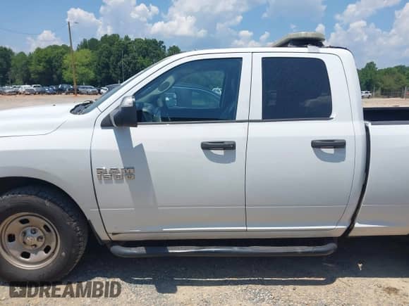 2014 Ram 1500 Express z VIN 1C6RR7FT8ES264366, wystawiony jako IAAI lot #42628578 z przebiegiem 174 810 mil mil oraz . Historia ofert i sprzedaży dostępna na DreamBid. Obrazek 14.