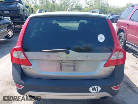 2010 Volvo XC70 3.0T с VIN YV4992BZ6A1084760, выставлен на аукционе IAAI как лот 42071652 с пробегом 175 730 миль миль и . История ставок и продаж доступна на DreamBid. Изображение 16.