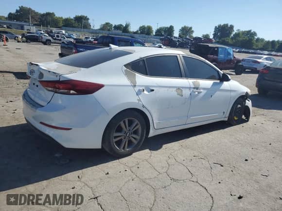 2017 Hyundai Elantra Value Edition z VIN 5NPD84LF0HH001522, wystawiony jako Copart lot #84158985 z przebiegiem 151 387 mil mil oraz Czysty tytuł • Clean title. Historia ofert i sprzedaży dostępna na DreamBid. Obrazek 3.