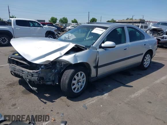 2001 Volvo S60 с VIN YV1RS61N812008524, выставлен на аукционе IAAI как лот 42571008 с пробегом 208 923 миль миль и . История ставок и продаж доступна на DreamBid. Изображение 2.