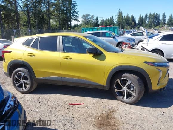 2024 Chevrolet Trax 1RS с VIN KL77LGE25RC169772, выставлен на аукционе IAAI как лот 42972695 с пробегом 28 318 миль миль и . История ставок и продаж доступна на DreamBid. Изображение 13.