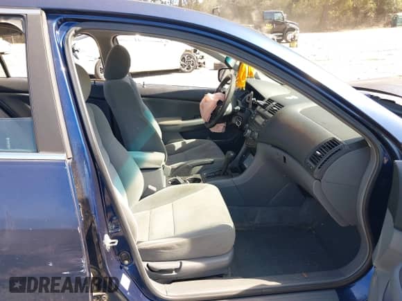 2005 Honda Accord LX с VIN 1HGCM56495A103039, выставлен на аукционе IAAI как лот 43485411 с пробегом 254 568 миль миль и . История ставок и продаж доступна на DreamBid. Изображение 5.