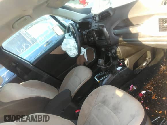 2018 Jeep Renegade Latitude with VIN ZACCJABB7JPH92304, listed as a IAAI auction lot 41890310 with 138,419 mi miles and . Bid and sale history available at DreamBid. Image 5.