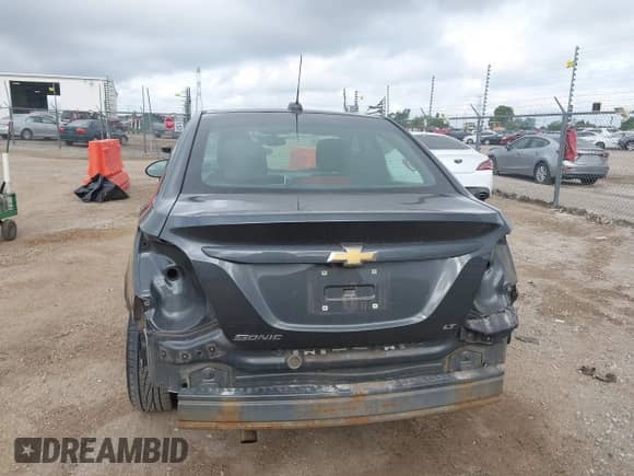 2020 Chevrolet Sonic LT with VIN 1G1JD5SB9L4127856, listed as a IAAI auction lot 42952943 with 66,882 mi miles and . Bid and sale history available at DreamBid. Image 17.