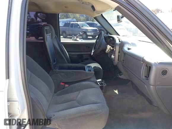 2003 Chevrolet Silverado 1500HD LS с VIN 1GCGC13U13F234014, выставлен на аукционе IAAI как лот 41838622 с пробегом 246 871 миль миль и . История ставок и продаж доступна на DreamBid. Изображение 5.