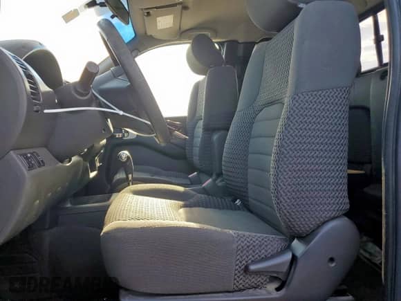 2005 Nissan Frontier SE с VIN 1N6AD06U05C463651, выставлен на аукционе Copart как лот 57675875 с пробегом 141 249 миль миль и Чистый • Clean title. История ставок и продаж доступна на DreamBid. Изображение 7.