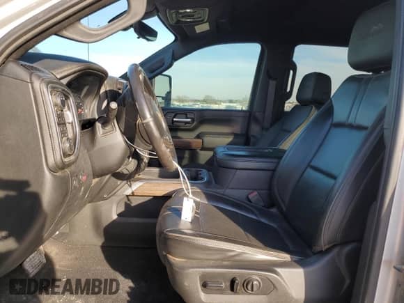 2020 Chevrolet Silverado 3500HD High Country с VIN 1GC4YVEYXLF156957, выставлен на аукционе Copart как лот 88799745 с пробегом 114 026 миль миль и Списание • Salvage title. История ставок и продаж доступна на DreamBid. Изображение 7.