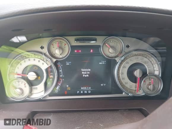 2017 Ram 1500 Limited z VIN 1C6RR7PT2HS760492, wystawiony jako IAAI lot #42495377 z przebiegiem 84 330 mil mil oraz . Historia ofert i sprzedaży dostępna na DreamBid. Obrazek 7.