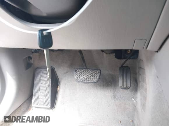 2006 Toyota Camry STD z VIN 4T1BE32K06U681347, wystawiony jako IAAI lot #42716372 z przebiegiem 237 817 mil mil oraz . Historia ofert i sprzedaży dostępna na DreamBid. Obrazek 11.