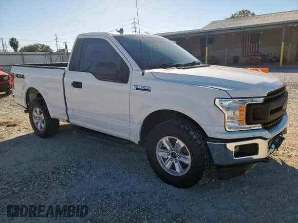 2020 Ford F-150 XL with VIN 1FTMF1EB1LFA38533, listed as a Copart auction lot 90881205 with 186,118 mi miles and Clean title. Bid and sale history available at DreamBid. Image 4.