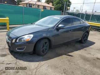 2013 Volvo S60 T5 с VIN YV1612FH9D2200699, выставлен на аукционе Copart как лот 69029905 с пробегом 109 102 миль миль и Списание • Salvage title. История ставок и продаж доступна на DreamBid. Изображение 1.