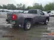 2010 Chevrolet Silverado 3500 z VIN 1GC6K0BG7AF120956, wystawiony jako Copart lot #61783245 z przebiegiem 170 228 mil mil oraz Szkoda całkowita • Salvage title. Historia ofert i sprzedaży dostępna na DreamBid. Obrazek 3.