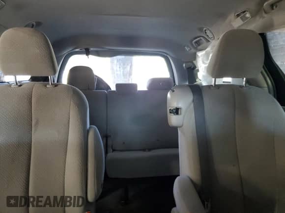 2011 Toyota Sienna LE с VIN 5TDKK3DC7BS010324, выставлен на аукционе Copart как лот 80947105 с пробегом 190 567 миль миль и Списание • Salvage title. История ставок и продаж доступна на DreamBid. Изображение 10.